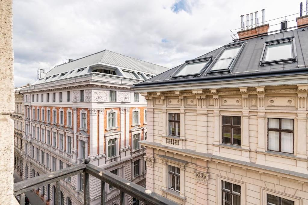Basilica Apartment *
